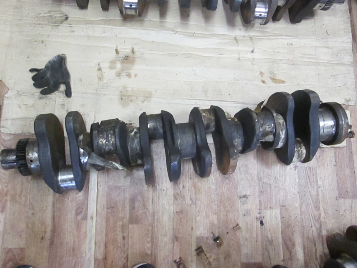 0816 Коленвал RENAULT MAGNUM MACK 5001834854 5140M28061 670GB245 MACK MIDR 06.24.65